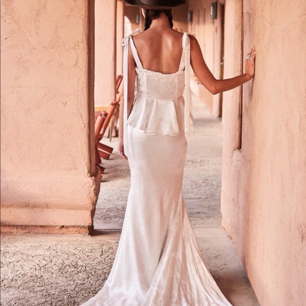 Daughters of Simone Lottie silk wedding dress - Picture 1 of 8